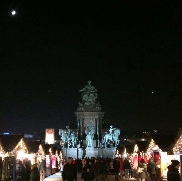 Weihnachtsmarkt Maria-Theresien-Platz